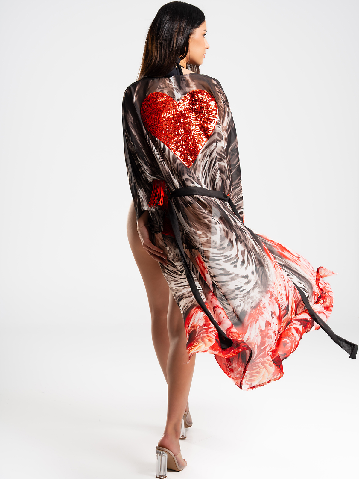 Kimono ALLISON – kwiatowa siła z pulsującym sercem