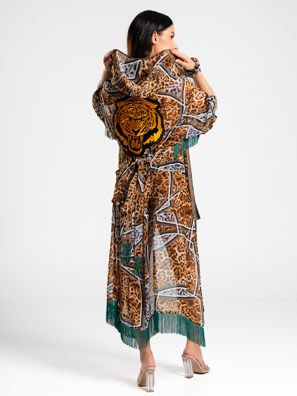Kimono LILY – dzika natura w miejskim rytmie
